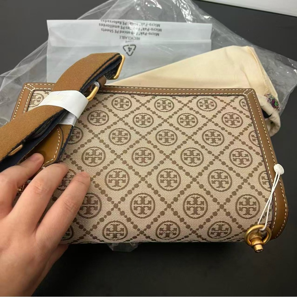 NWT Tory Burch T MONOGRAM SHOULDER BAG - Picture 2 of 12